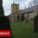 Coronavirus: How Eyam in Derbyshire 'self-isolated' – BBC News
