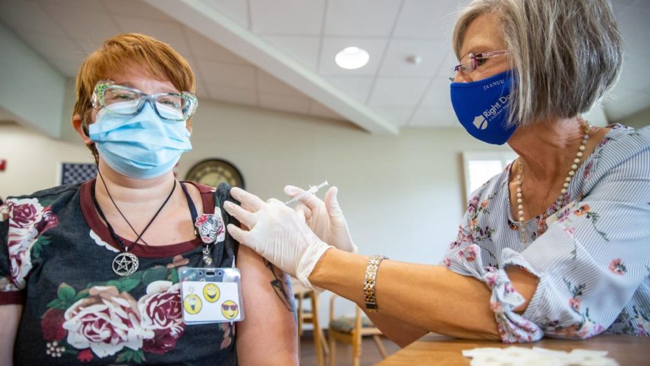 XBB.1.5, the latest COVID-19 variant, will probably infect everyone. What you should know.