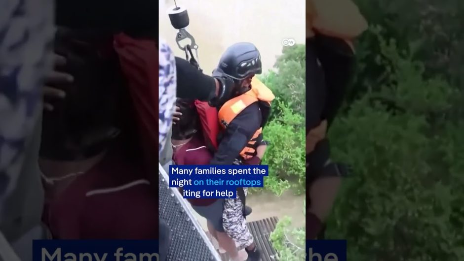 Sri Lankan rescue crews airlift people to safety following cyclone | DW News