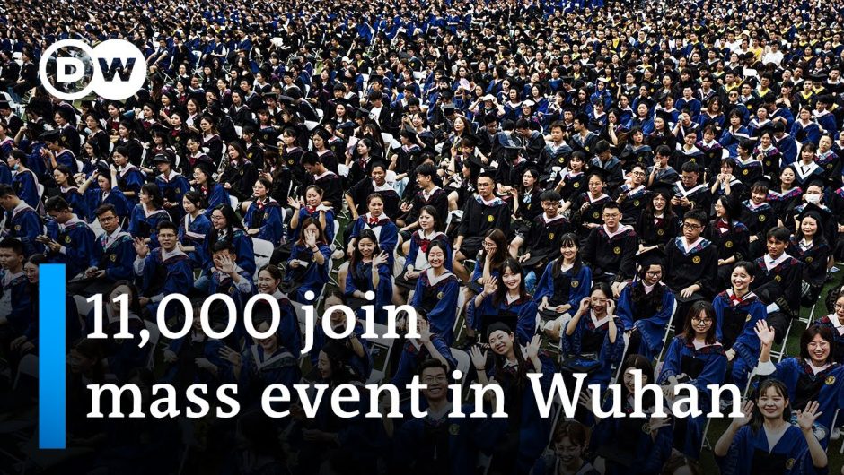Wuhan celebrates in mass graduation event | DW News